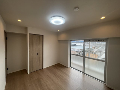 【居間・リビング】伏見日光ハイツ２号棟 