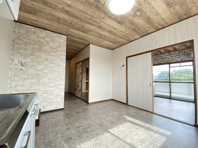 藤原マンションの居間・リビング