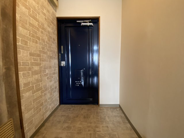 藤原マンションの玄関