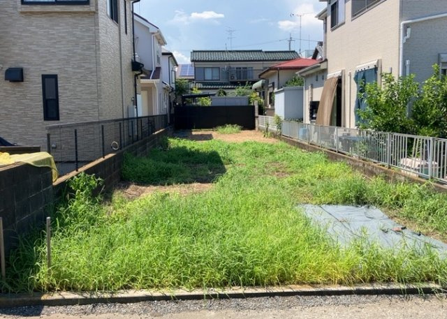 【外観】 | 隣家の土地はどうなっているのか、生活利便施設が近くにあるのか、学校まで近いかなど、お客様のライフスタイルにあわせたイメージが重要です。また、近くにあると困る施設が近くにないかも確認するといいでしょう。