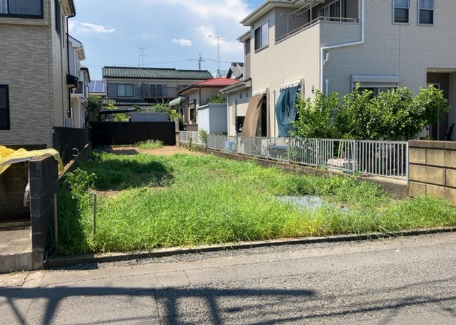 【外観】 | 土地購入を検討されている場合、境界杭がない状態で購入してしまうと境界確定測量をする必要があり、費用がかかります。購入の前に、売主、隣土地所有者立ち合いのもと境界を確定し境界杭を設置するのがベストです。