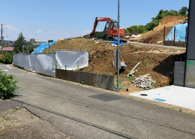 【外観】 | 土地の面積＝住宅面積ではありません。建ぺい率の問題などで、土地のある場所によって住宅を建てられる面積は限られています。高さもしかり、「土地」という言葉の中には、建築条件も含まれると考えておきましょう。