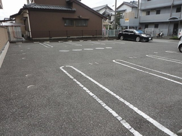 コリーナ･アルディアの外観|駐車場