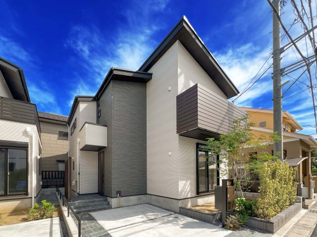 新築分譲［ミラクラス磯辺］の外観|【B号棟】●全室２面採光　●ダイニング上部吹抜●ウォークインクローゼット・シューズクローク他、収納豊富