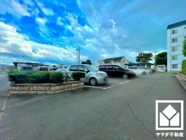 石原団地の駐車場