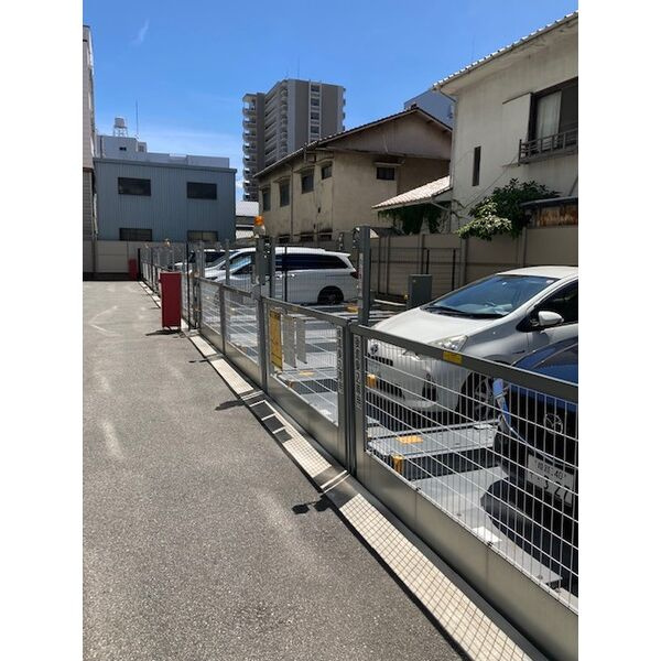 ル・パルトネール姫路平野町の駐車場