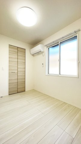 サンセール問屋町Ⅱの居間・リビング