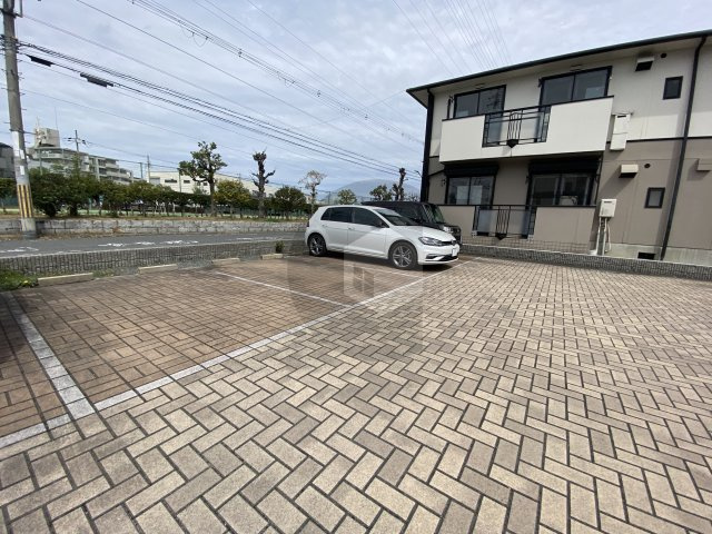 サンビレッジ東大阪の駐車場