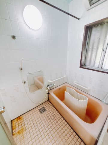 【中古戸建】渋川市金井の浴室|■浴室｜窓付きの浴室ですので、常に換気ができます！いつでもキレイを保てますね＾＾