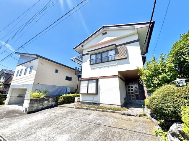 【中古戸建】渋川市金井の外観|■外観｜閑静な住宅街で始める新しい暮らし♪開放的な毎日をあなたへ(^^♪
