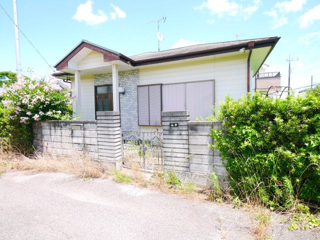茂原市千町　平家中古戸建の外観|敷地約117坪　家庭菜園・ドックラン・バーベキュー可能です。閑静な分譲地内 ２LDK平家角地