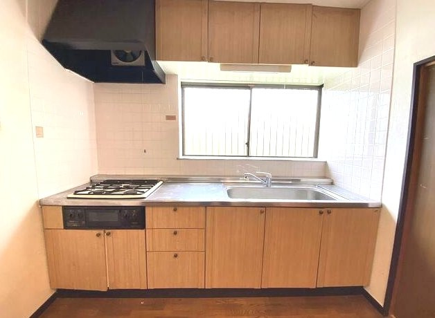 茂原市千町　平家中古戸建のキッチン|敷地約117坪　家庭菜園・ドックラン・バーベキュー可能です。閑静な分譲地内 ２LDK平家角地