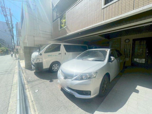 コモド田口の駐車場