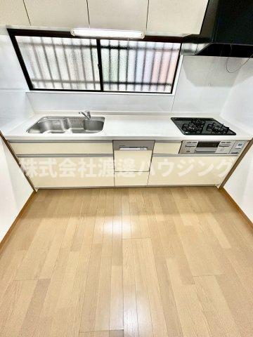 庄内幸町一戸建のキッチン