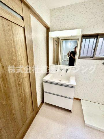 庄内幸町一戸建の洗面所