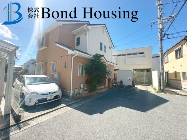 自然素材を多く取り入れた健康住宅・大久保町大窪　築11年の前面道路含む現地写真