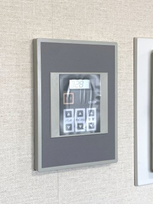 【居間・リビング】 | ＴＡＳＫ　ＩＮ　２ｂｅ１　 403 | ※写真は（２０１３．７）撮影分代用・準備中
南　TASKROOM　１６．５帖
★防音ルーム（ＴＡＳＫ　ＲＯＯＭ）