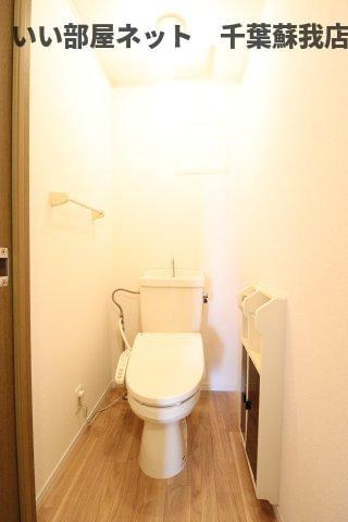 ファーストターフ鎌取　Ｃのトイレ|ゆったりとした空間のトイレです