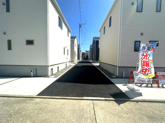 売新築戸建　静岡市葵区竜南３丁目の前面道路含む現地写真