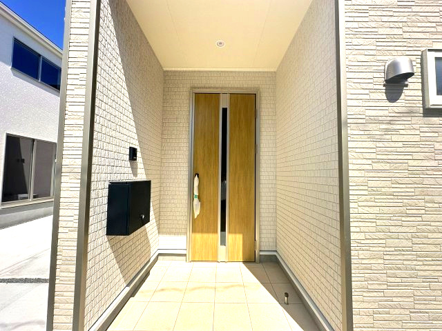 売新築戸建　静岡市葵区竜南３丁目の玄関