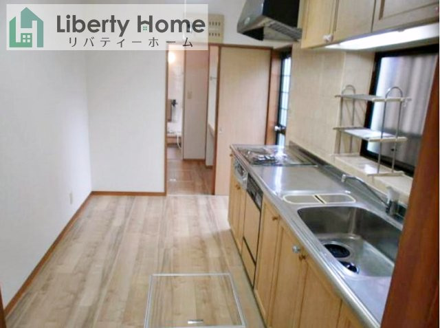 土浦市桜ケ丘町　中古戸建のキッチン