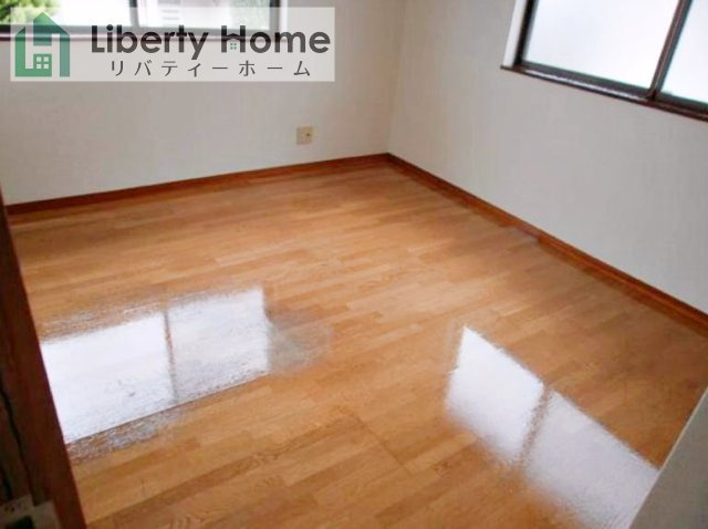 土浦市桜ケ丘町　中古戸建の洋室