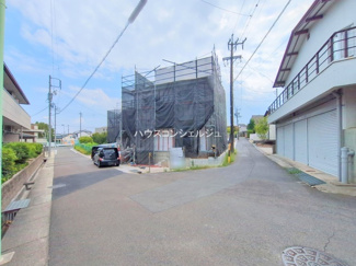 【前面道路含む現地写真】