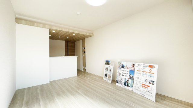 サンセール問屋町Ⅱの居間・リビング