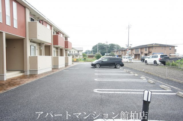 カーサ大井Cの駐車場