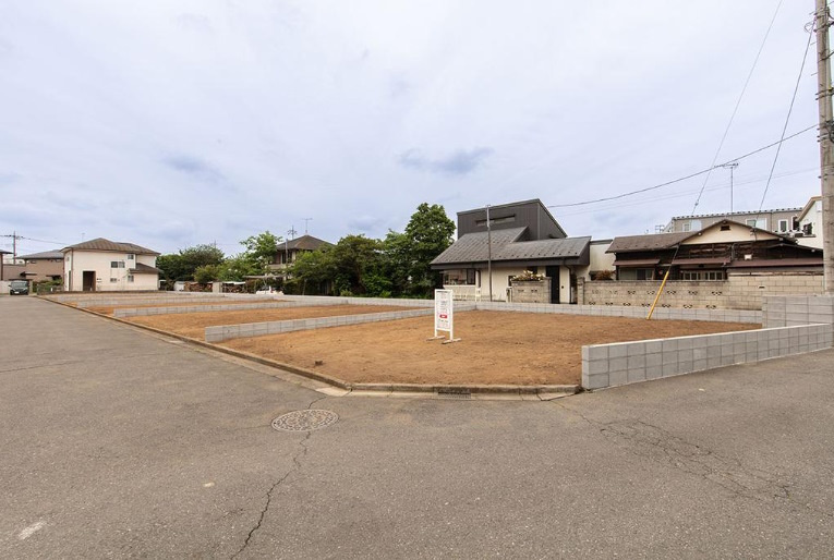 敷地面積40坪以上　売地　川越市中台元町の外観|外観　更地　北東角地！北側4ｍ公道、東側6ｍ位置指定道路
どなたでも建築できます！