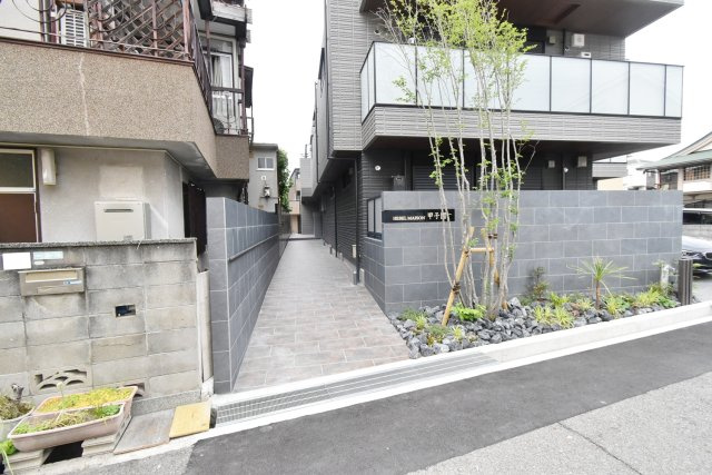 ヘーベルメゾン甲子園のエントランス