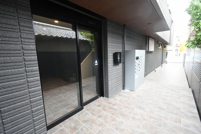 ヘーベルメゾン甲子園のエントランス