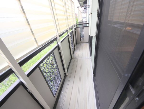 アゼリオ学園前Ｂ棟のバルコニー