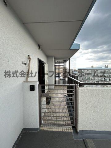 グランパティオ枚方のエントランス|落ち着いたエントランスです