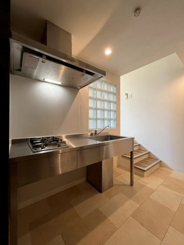 Luxe浜寺　B棟のキッチン|※別号室参考間取り