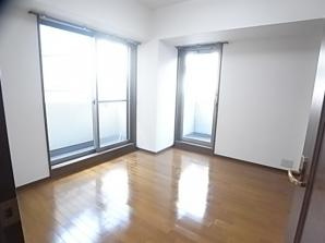 グランパレ北野ハンター坂の洋室