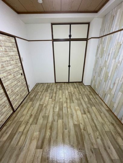 徳和ハイツの洋室