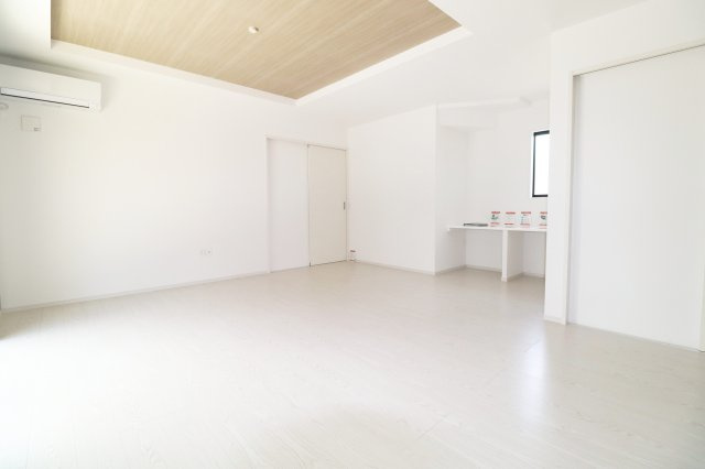 郡山市静町6期　　　  １号棟　　　大成小学校、郡山第７中学区　の居間・リビング