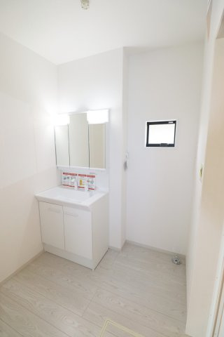 郡山市静町6期　　　  １号棟　　　大成小学校、郡山第７中学区　の洗面所