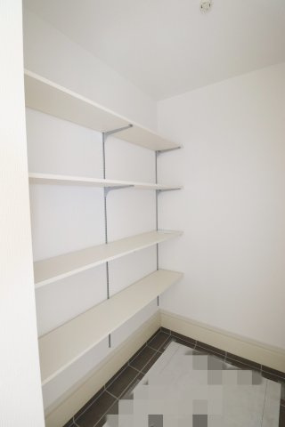 郡山市静町6期　　　  １号棟　　　大成小学校、郡山第７中学区　の玄関|シューズインクローゼット