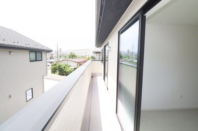 郡山市静町6期　　　  １号棟　　　大成小学校、郡山第７中学区　のバルコニー