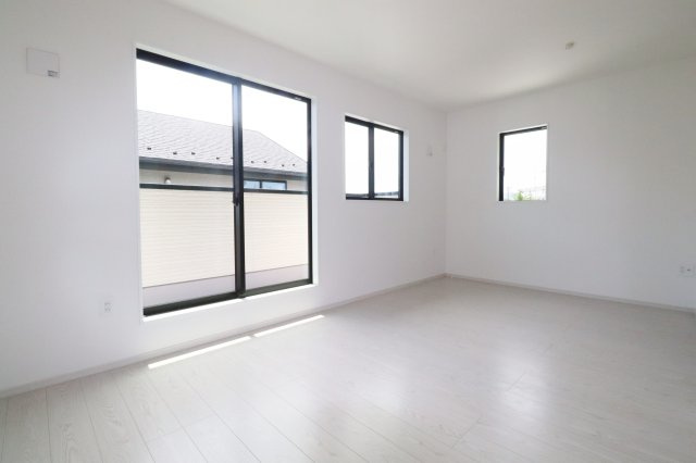 郡山市静町6期　　　  １号棟　　　大成小学校、郡山第７中学区　の洋室