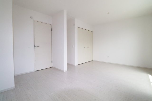 郡山市静町6期　　　  １号棟　　　大成小学校、郡山第７中学区　の洋室