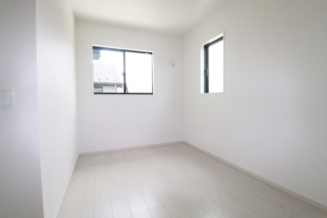 郡山市静町6期　　　  １号棟　　　大成小学校、郡山第７中学区　の洋室