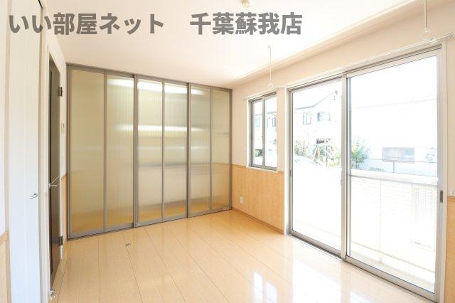 メゾン プレールの居間・リビング|ゆったり過ごせる居間です