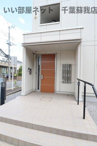 メゾン プレールのエントランス|駐輪場安心オートロック付き♪