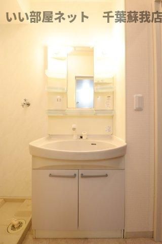 メゾン プレールの洗面所|朝の準備に活躍する、洗髪洗面化粧台！