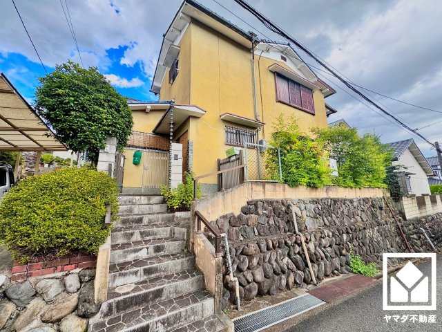 八幡市橋本栗ケ谷の玄関