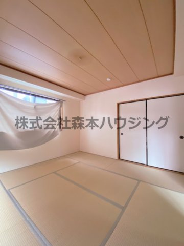 【和室】 | 　文夫ハイツⅡ | リビングスペース代わりに使えそうな広々とした和室です