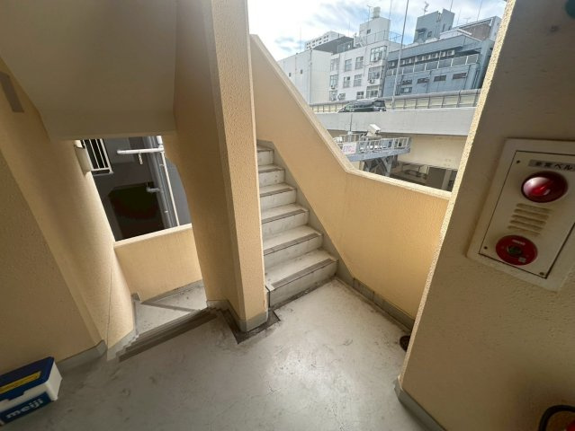 江東区毛利 １棟売りマンションのバルコニー